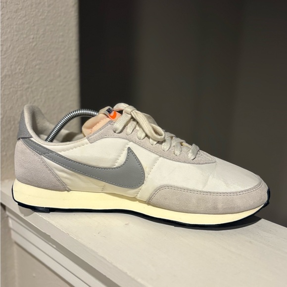 Nike Waffle Trainer 2 SE Shoes Mens Size 10 Sail Light Bone Sneakers DM0180-100 - Picture 6 of 10